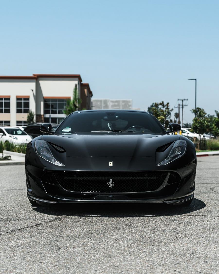  Ferrari 812 Superfast by Impressive Wrap 2019 года  (фото 4 из 5)